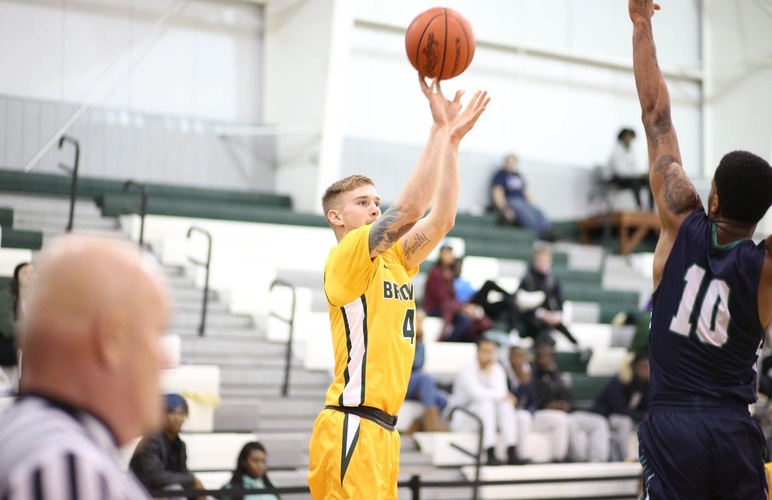 Broncos Fall on Last-Second Layup to Maine Fort Kent