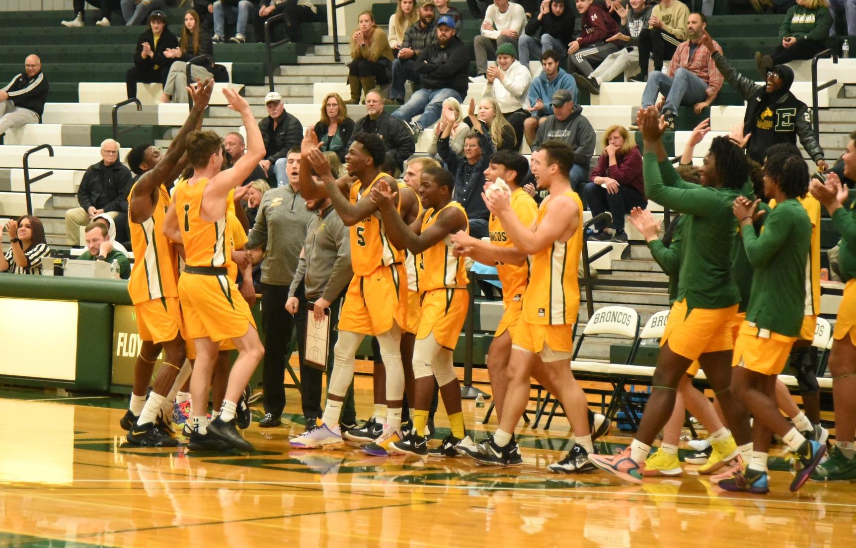 Men's Basketball Falls to Williams College in Second Game of Williams Classic&nbsp;