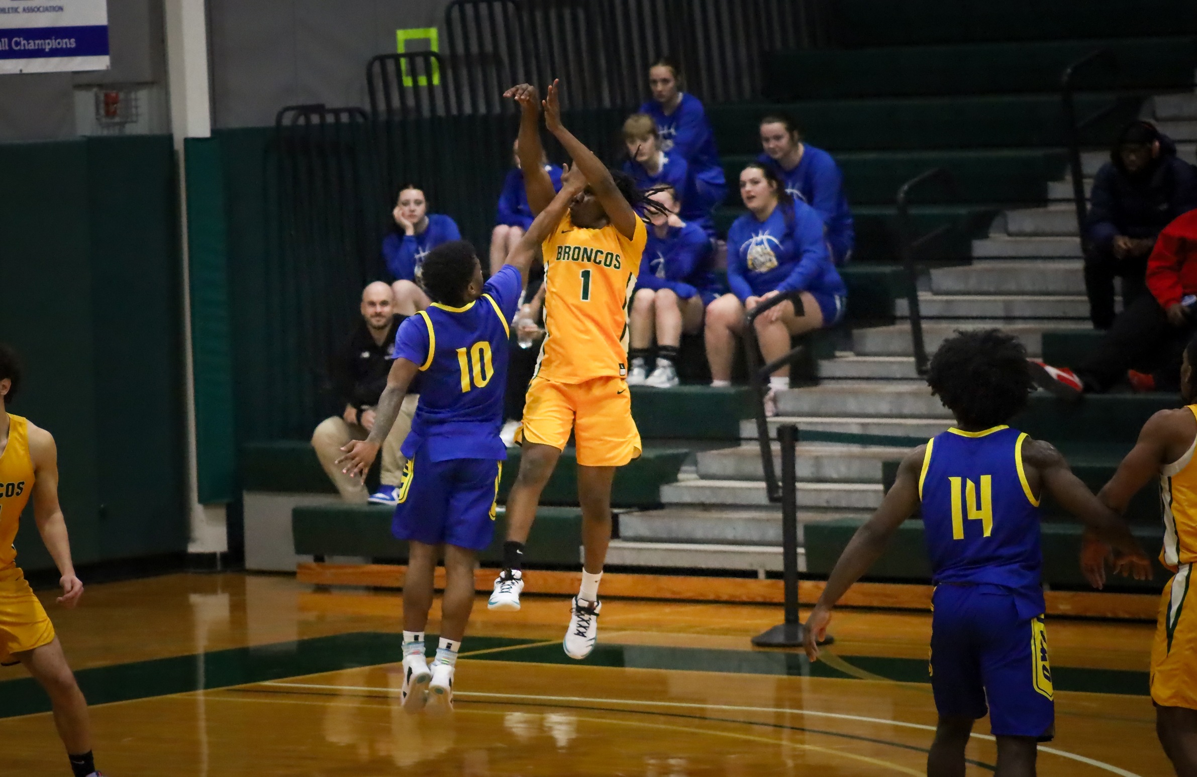 Broncos Use Excellent Shooting Night to Roll Past Lesley