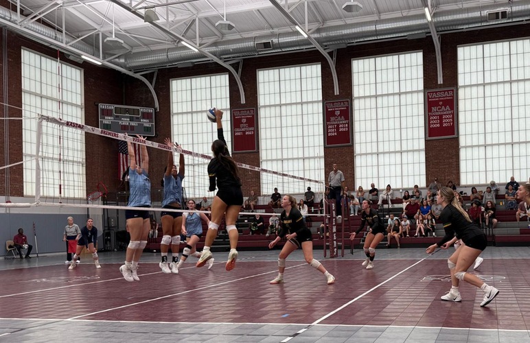 Volleyball Drops 3-2 Battle at Husson