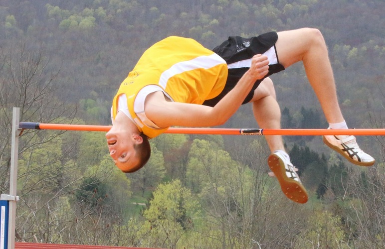 Holliday, Oranchak Highlight Delhi's Season-Opener at Cornell