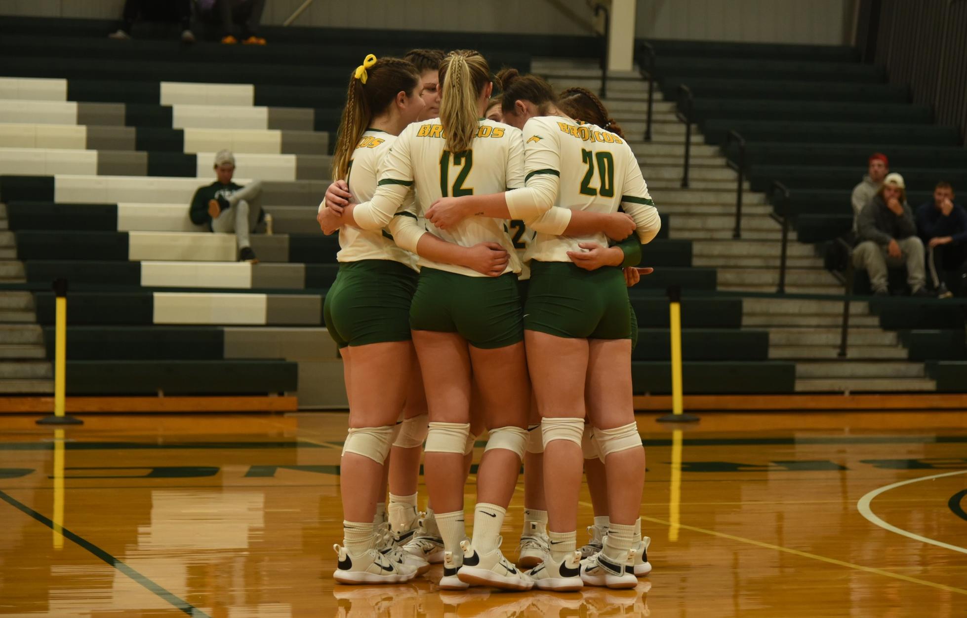 Delhi Defeats Conference Opponents in Three Sets to Improve their Win Streak to Five