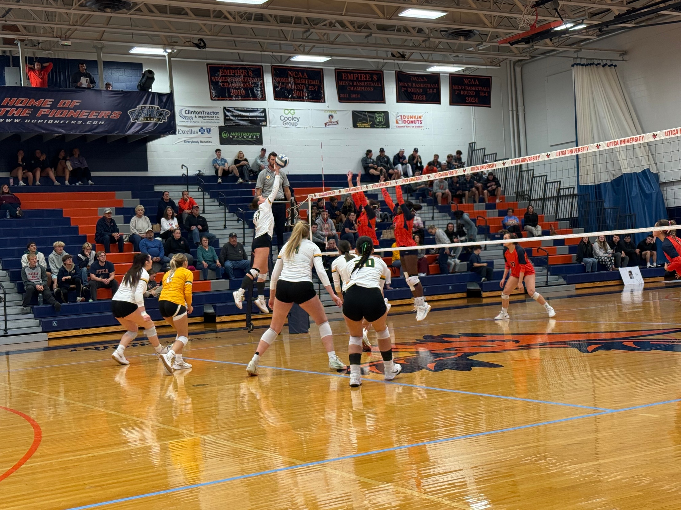 Women's Volleyball Drops Second Utica Matchup on the Year