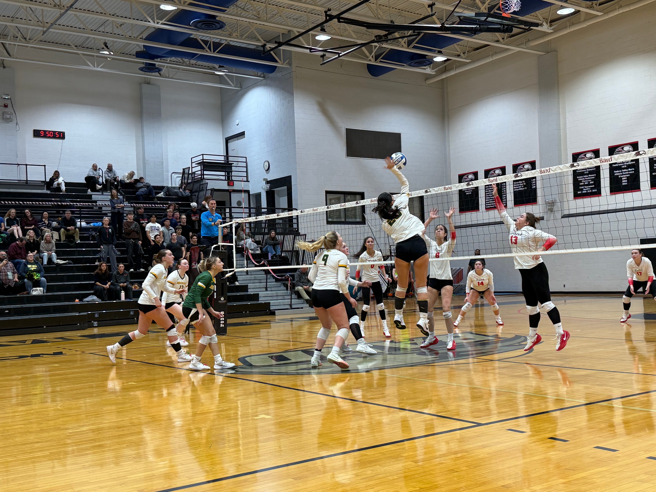 Volleyball Fights to Five Sets in Thrilling Regular Season Finale