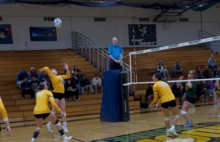Volleyball Sweeps VTSU Lyndon to Kick Off Late Season Road Stretch