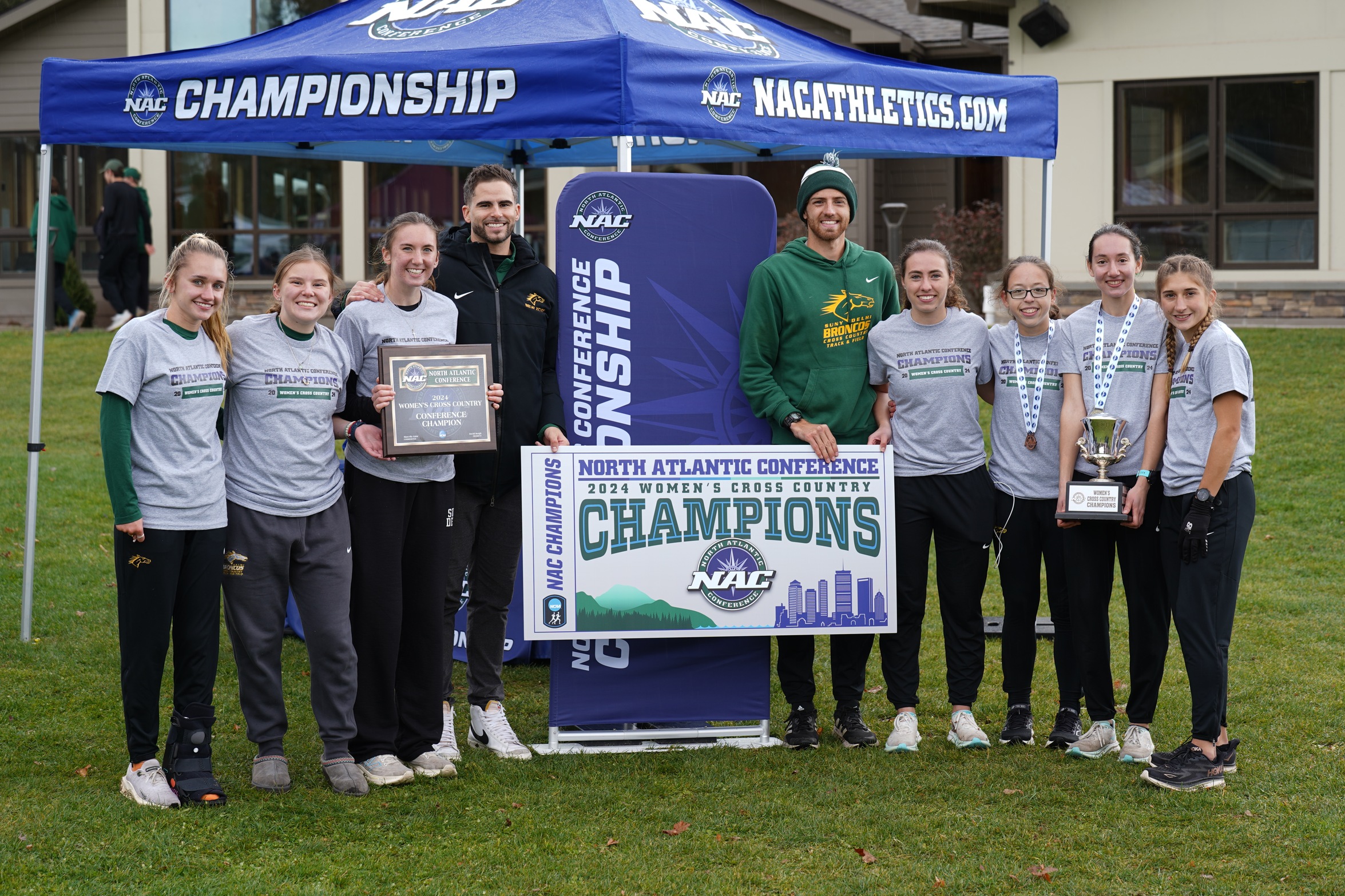 Women's Cross Country Takes 1st Overall, Men Finish 3rd at NAC Championships